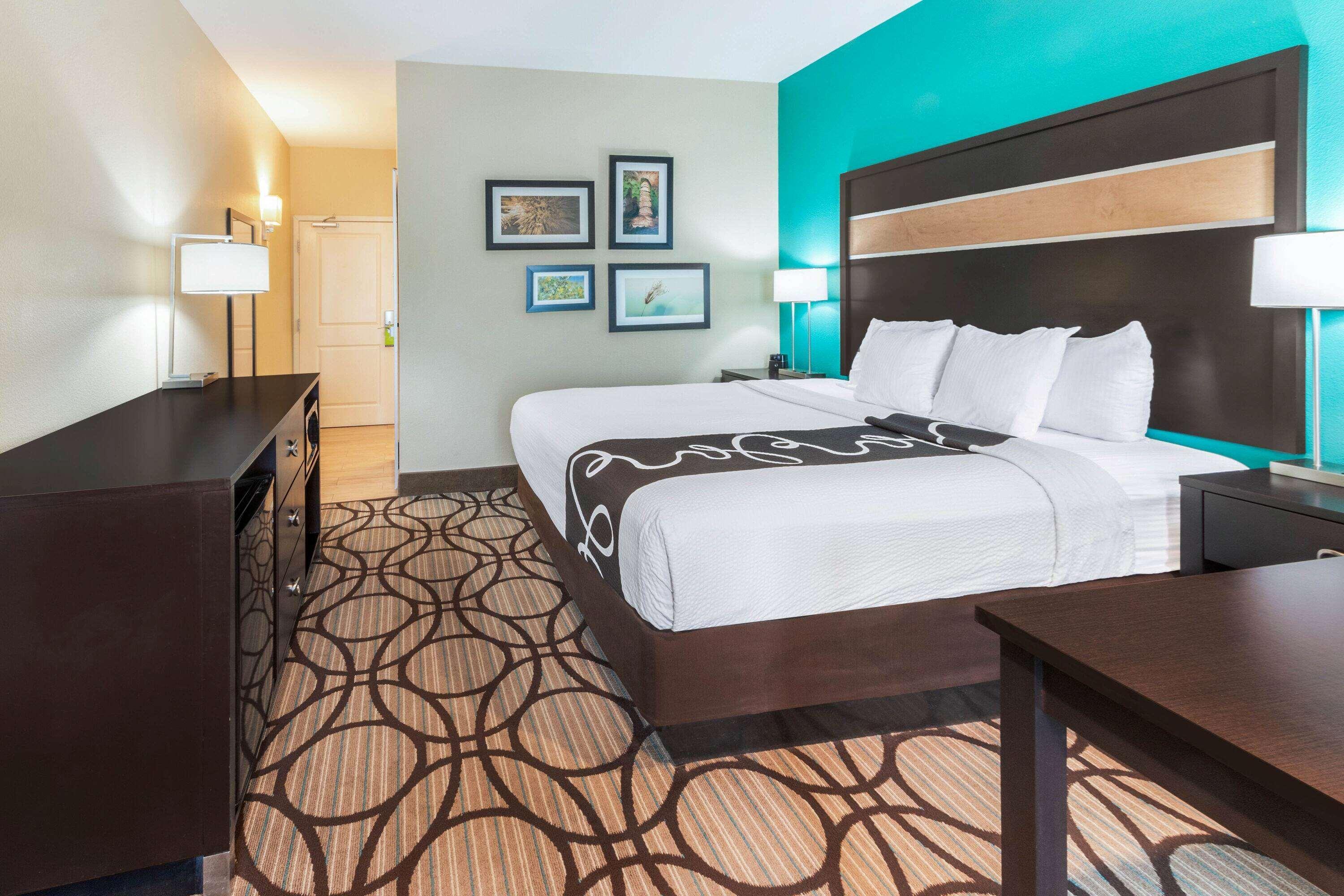La Quinta By Wyndham Carlsbad Hotel Buitenkant foto