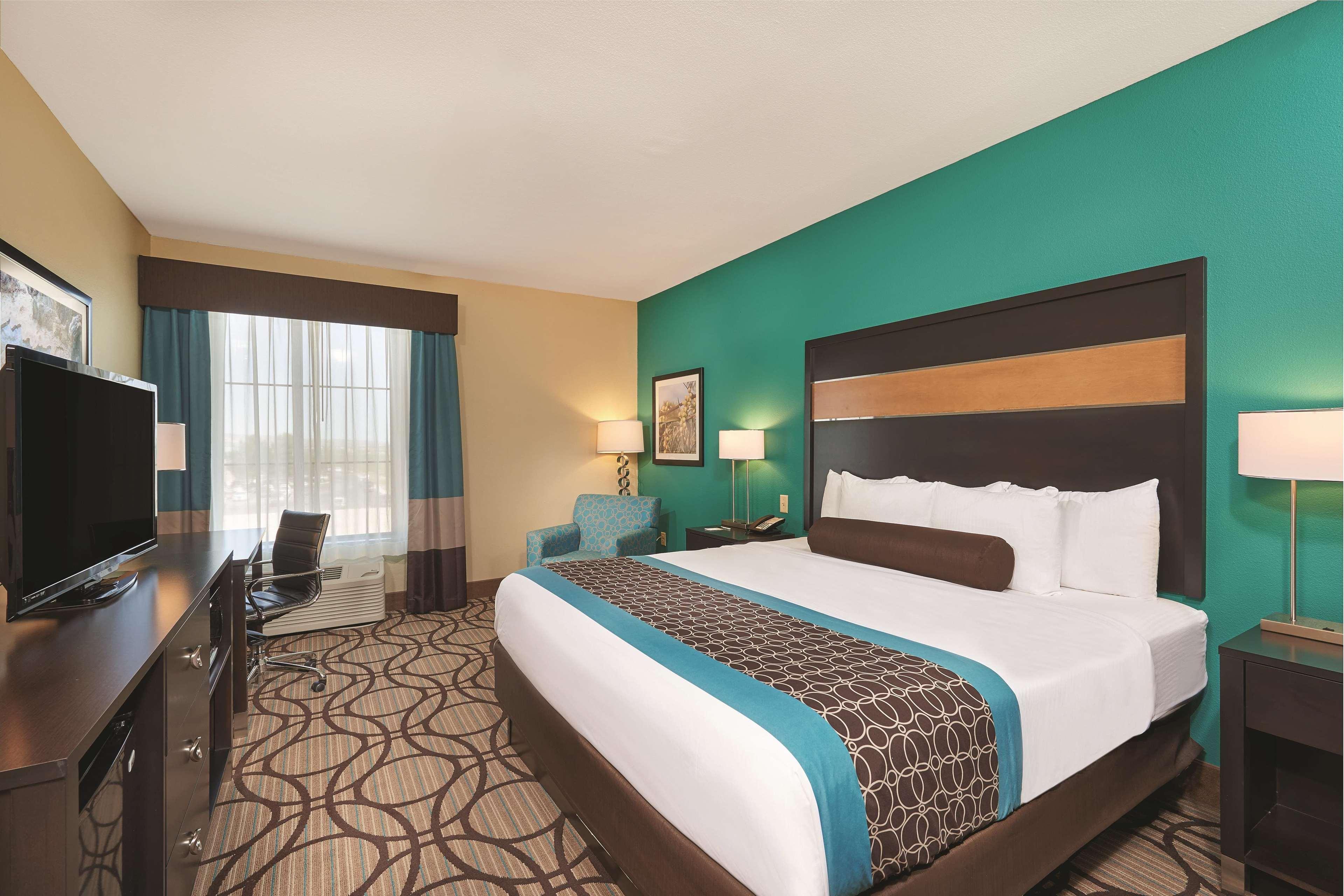 La Quinta By Wyndham Carlsbad Hotel Buitenkant foto