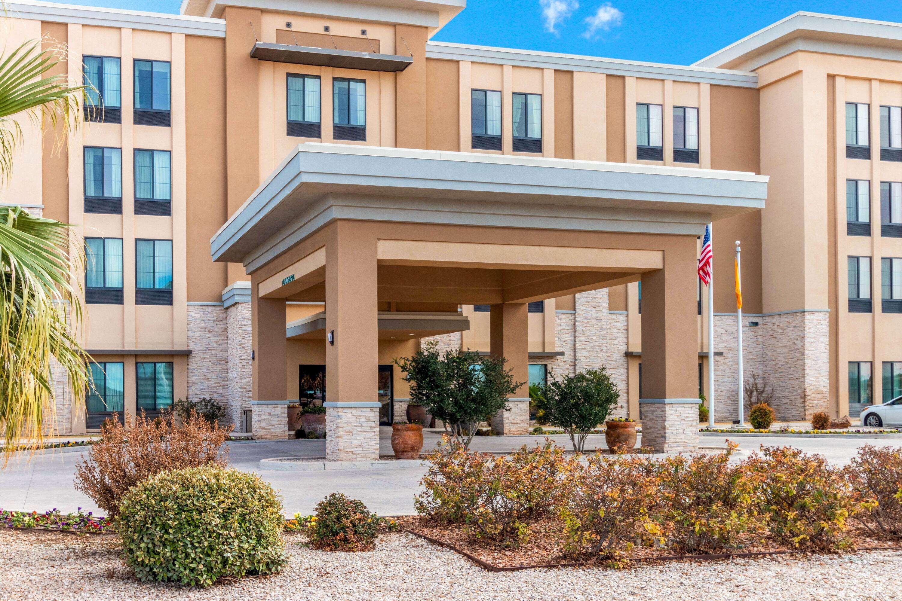 La Quinta By Wyndham Carlsbad Hotel Buitenkant foto
