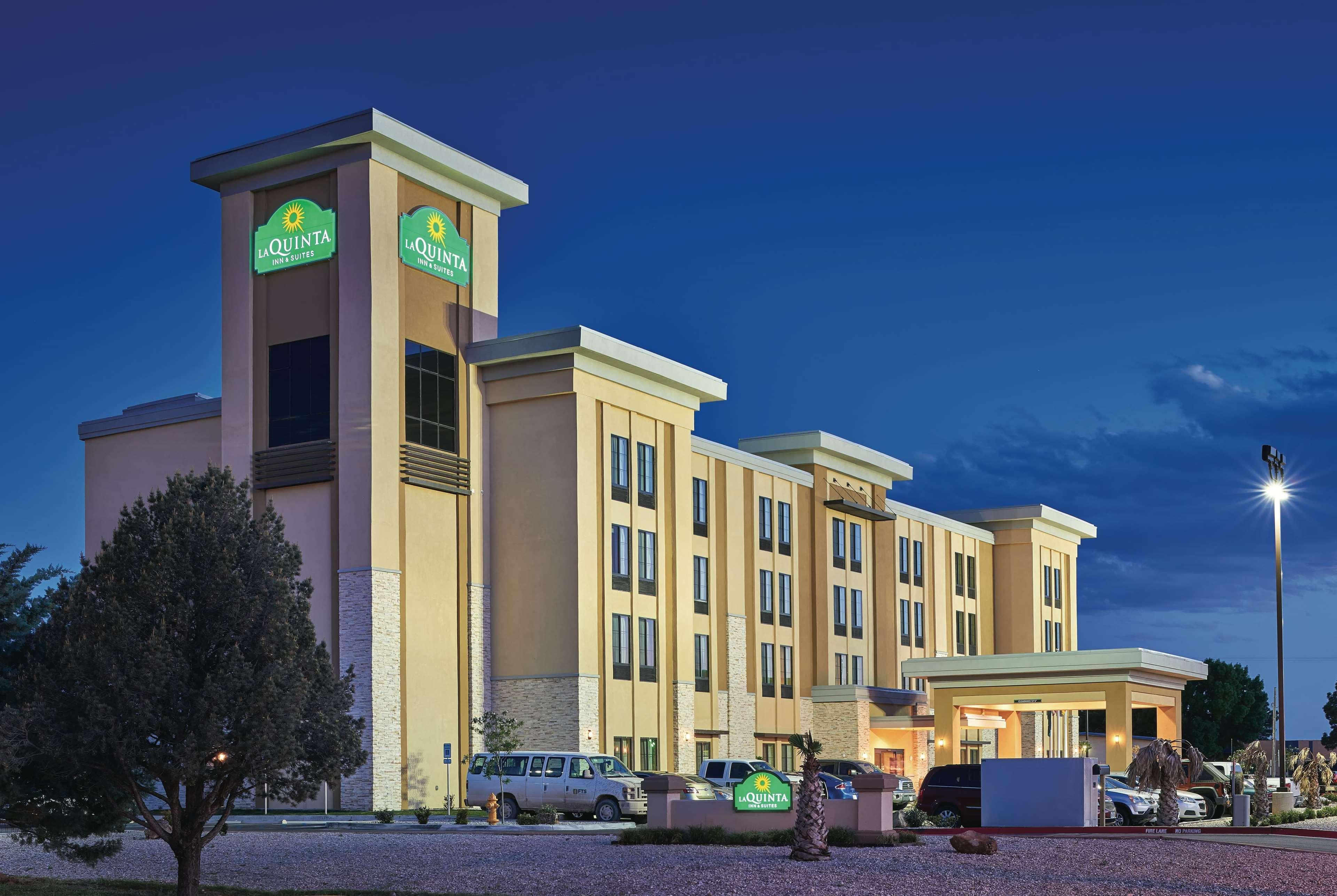 La Quinta By Wyndham Carlsbad Hotel Buitenkant foto