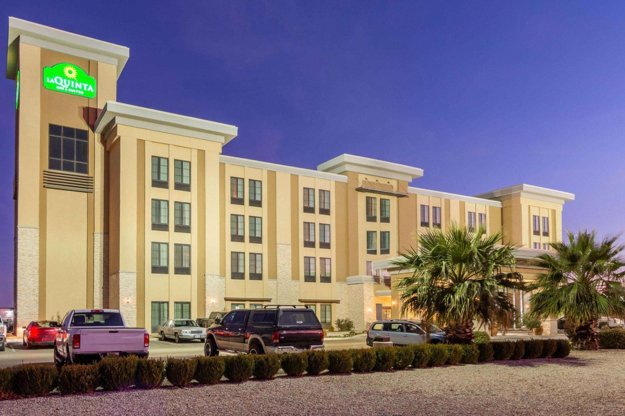La Quinta By Wyndham Carlsbad Hotel Buitenkant foto
